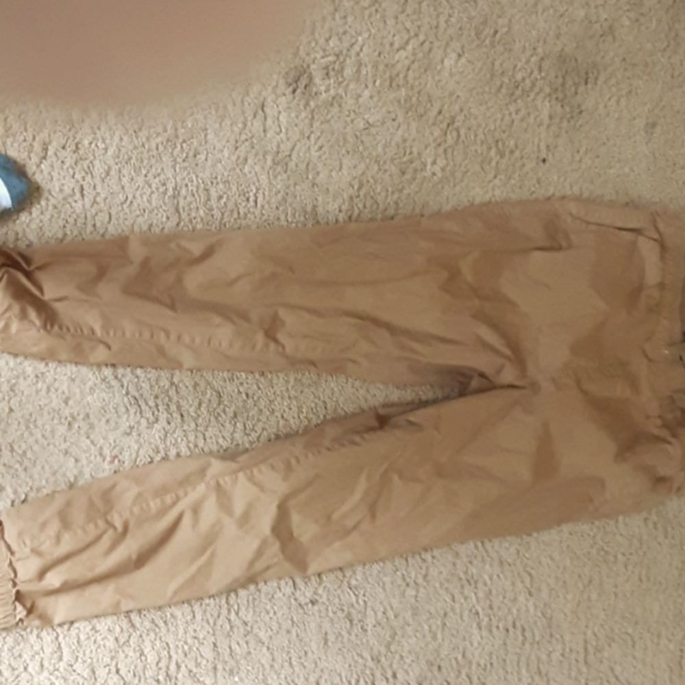 I'm selling aeropostle stretch joggers they are a small